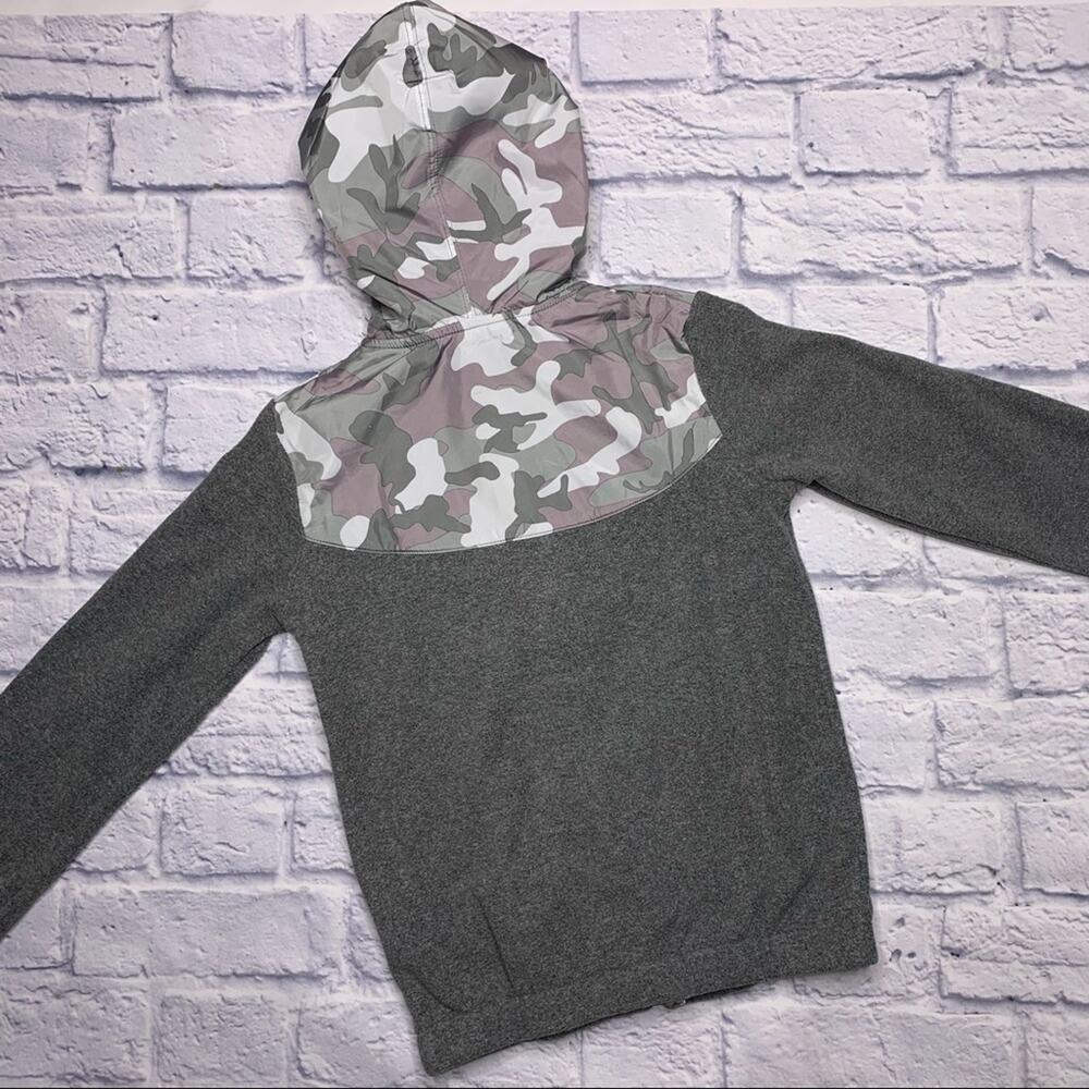 Nike Therma Dri-Fit Fleece in Grey/Camo - Picture 8 of 9
